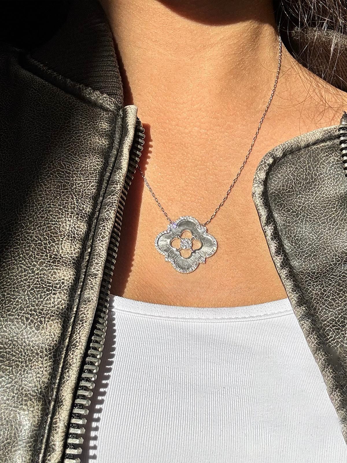 Andalusia Frame Necklace